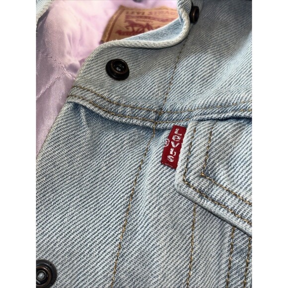 LEVI'S Women's Jean Jacket  Lavender Light Wash Size Medium - Picture 6 of 16